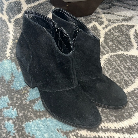 Ankle booties - Picture 1 of 9